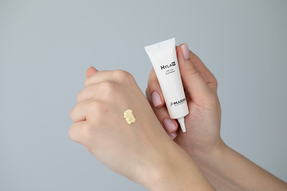 Hyla3D® HA Lip Complex - 0,09% retinol Preparat regenerujący do ust 14 g